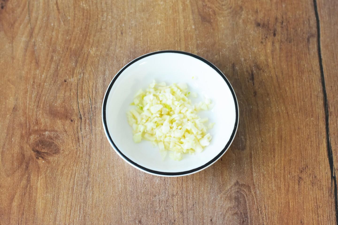 Шаг 3 приготовления Курица в соевом соусе с чесноком