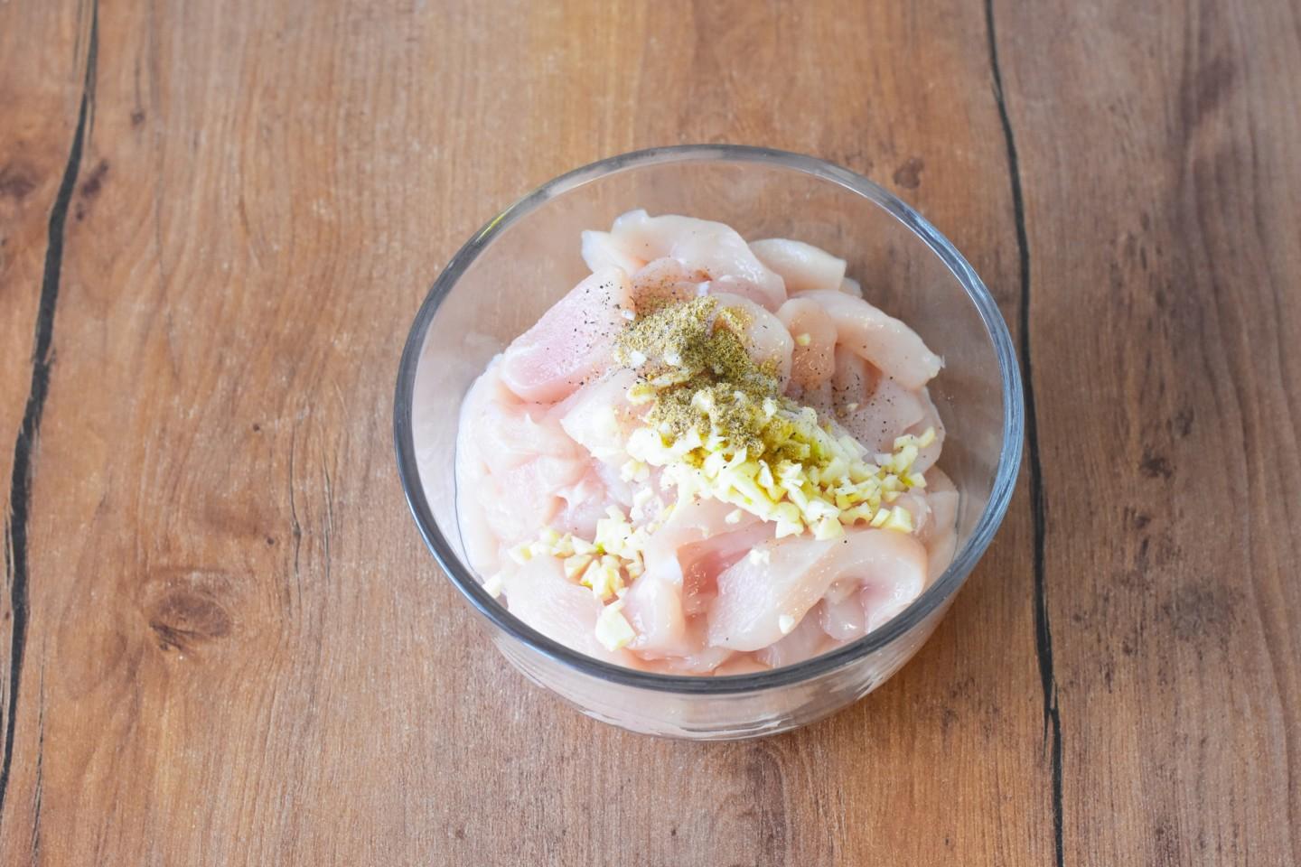 Шаг 4 приготовления Курица в соевом соусе с чесноком