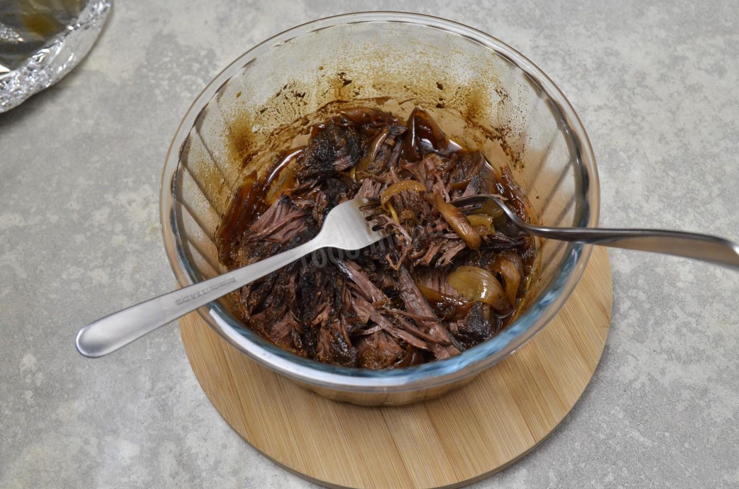 Шаг 5 приготовления Рваное мясо говядина в духовке
