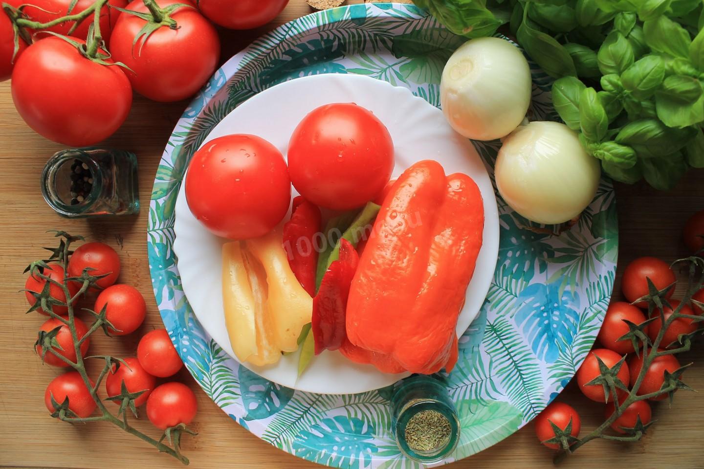 Шаг 3 приготовления Жареное куриное филе на сковороде с луком