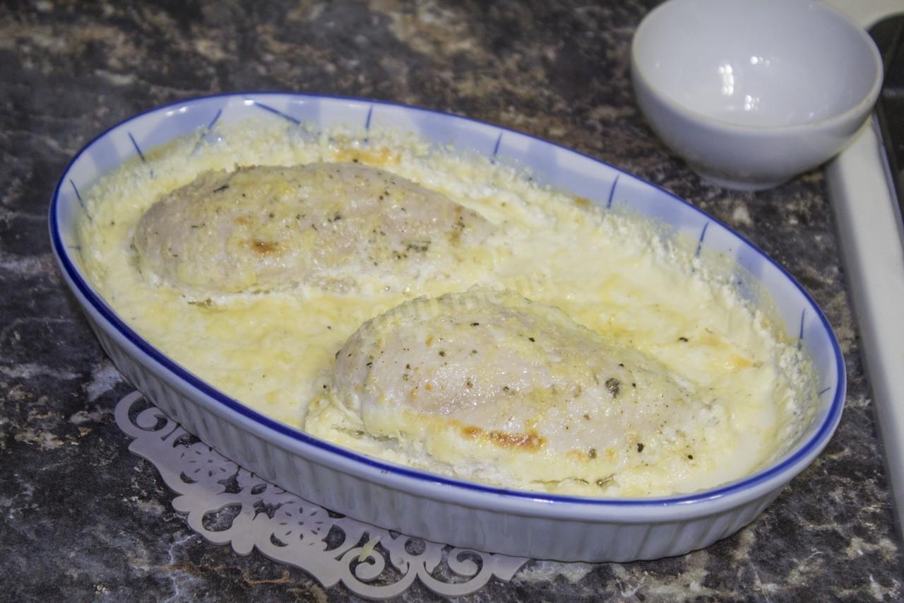 Шаг 9 приготовления Куриная грудка в сливочном соусе в духовке