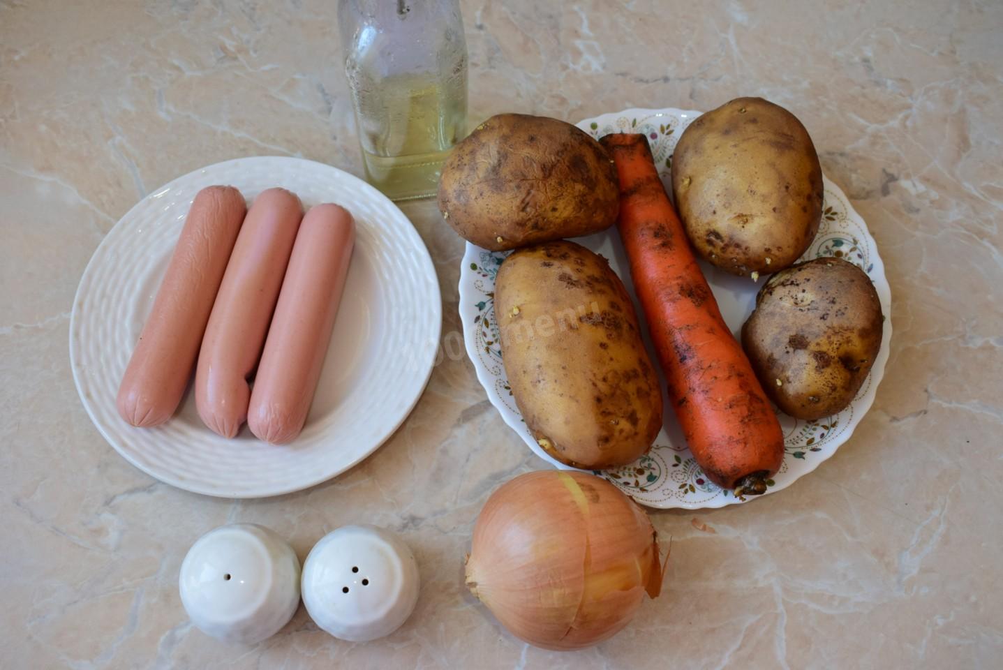 Шаг 1 приготовления Тушеная картошка с сосисками на сковороде