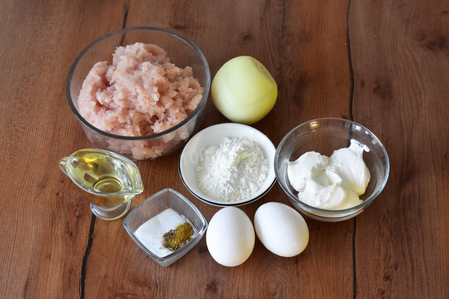 Шаг 1 приготовления Оладьи из куриного фарша