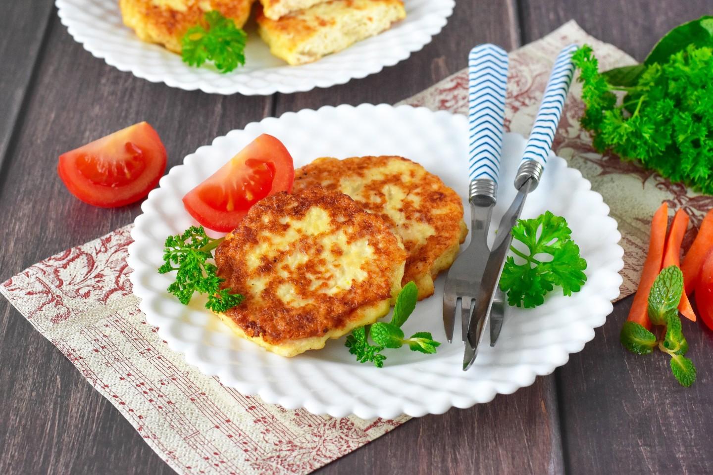 Шаг 7 приготовления Оладьи из куриного фарша