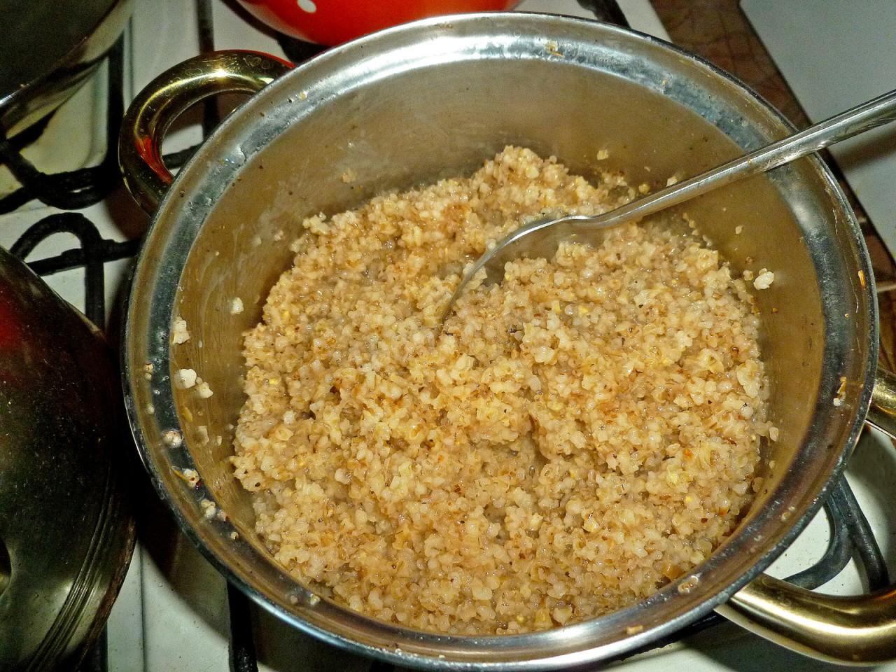 Шаг 6 приготовления Ячневая каша на воде рассыпчатая