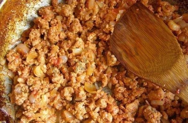 Шаг 2 приготовления Кабачки с помидорами сыром и мясом запеченные