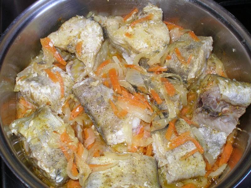 Шаг 7 приготовления Минтай с шампиньонами в сметане в духовке