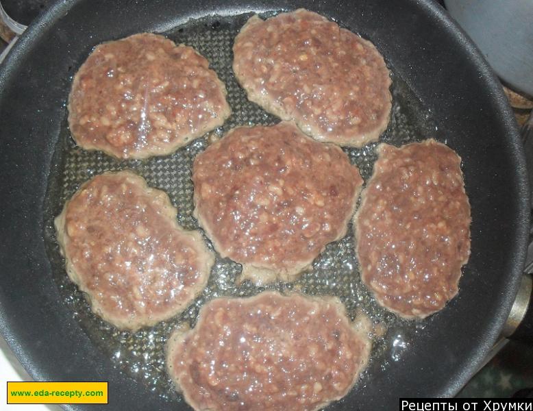 Шаг 5 приготовления Котлеты из свиной печени с крахмалом и рисом