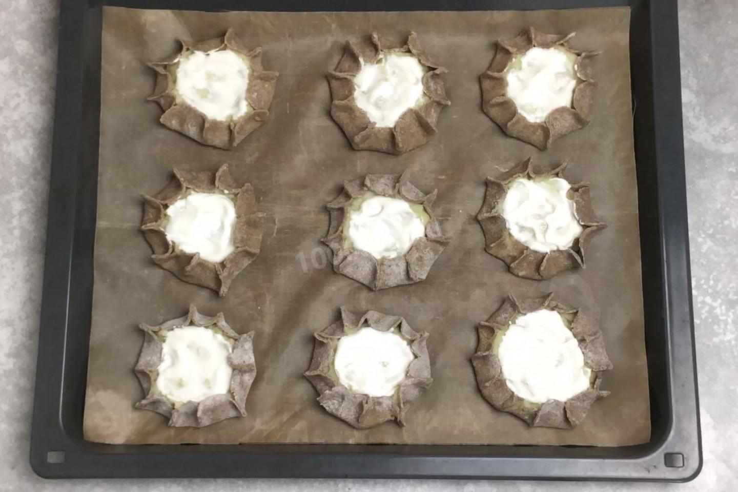 Шаг 10 приготовления Калитки с картошкой из ржаной муки