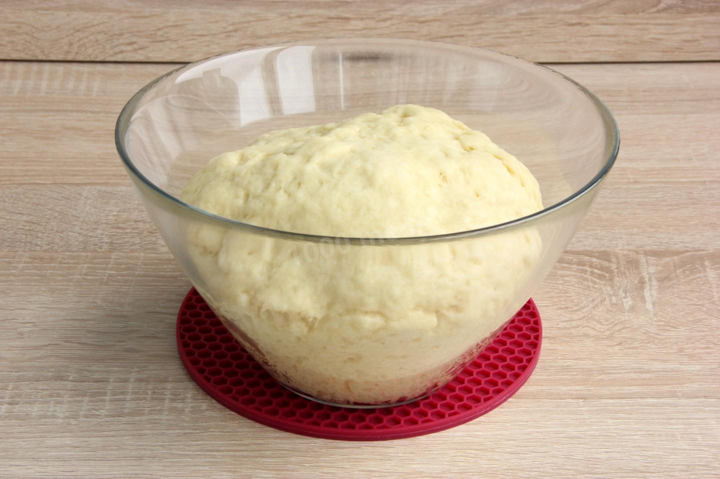 Шаг 11 приготовления Пирог трехслойный с черносливом курагой и орехами