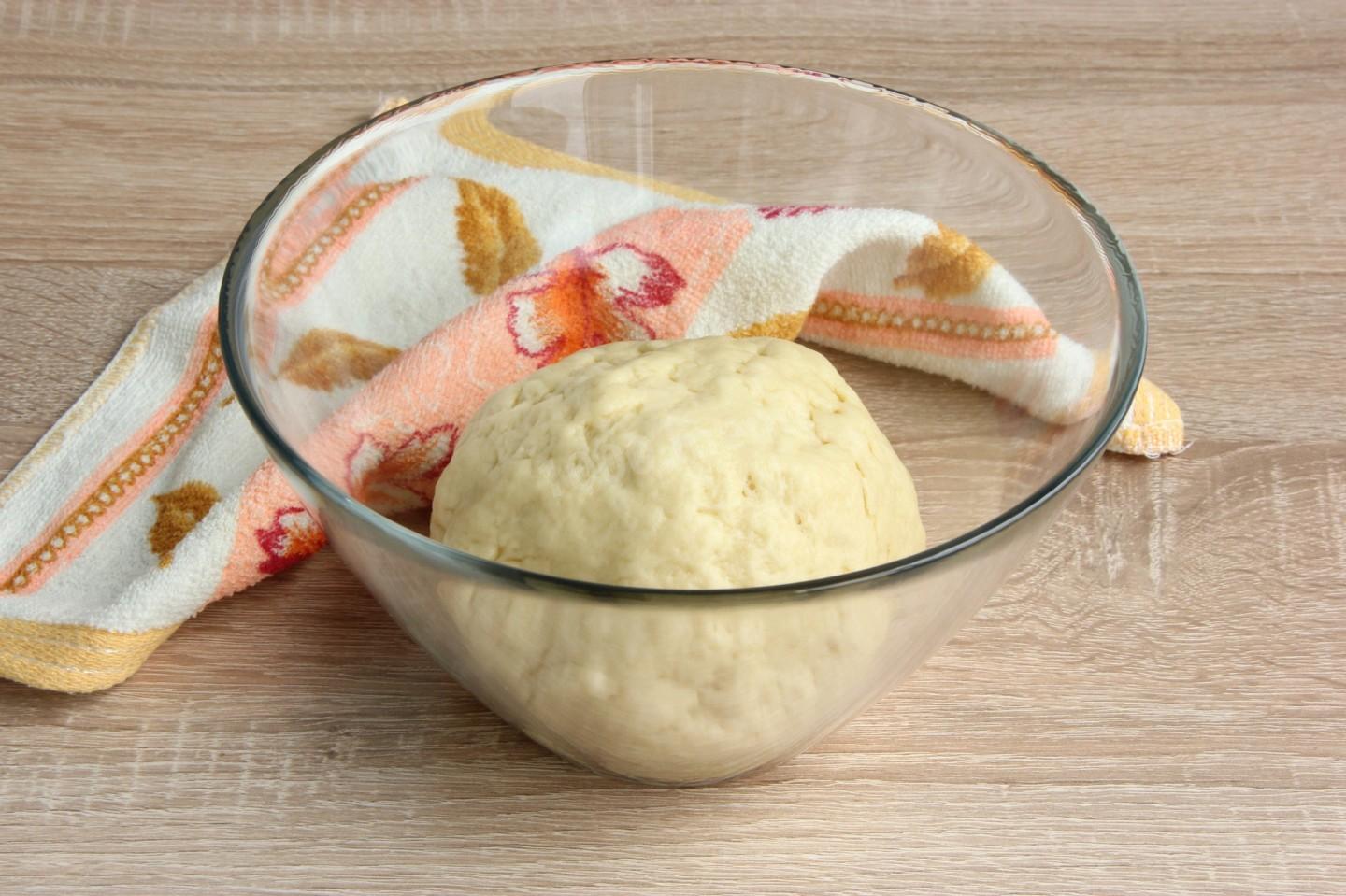 Шаг 4 приготовления Пирог трехслойный с черносливом курагой и орехами