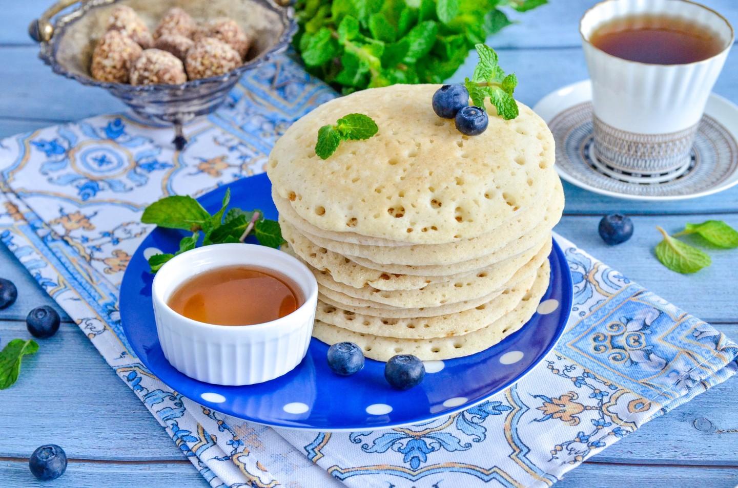 Обложка рецепта Марокканские блины с манкой с дырочками