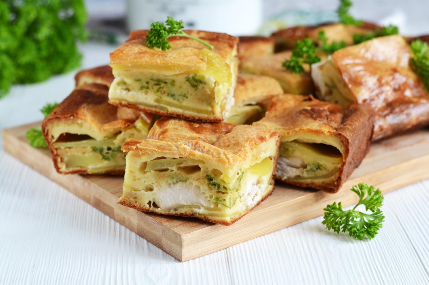 Обложка рецепта Заливной пирог с курицей и картошкой