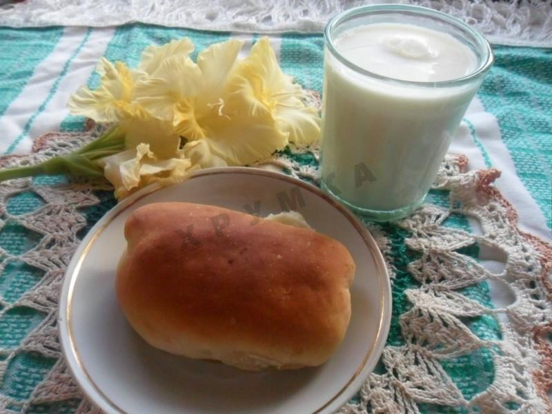 Фото рецепта Пирожки с луком и яйцом запеченные