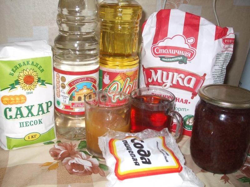 Шаг 1 приготовления Постная коврижка на черном чае и подсолнечном масле