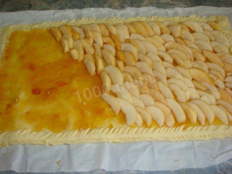 Шаг 1 приготовления Слоеный пирог с яблоками и джемом