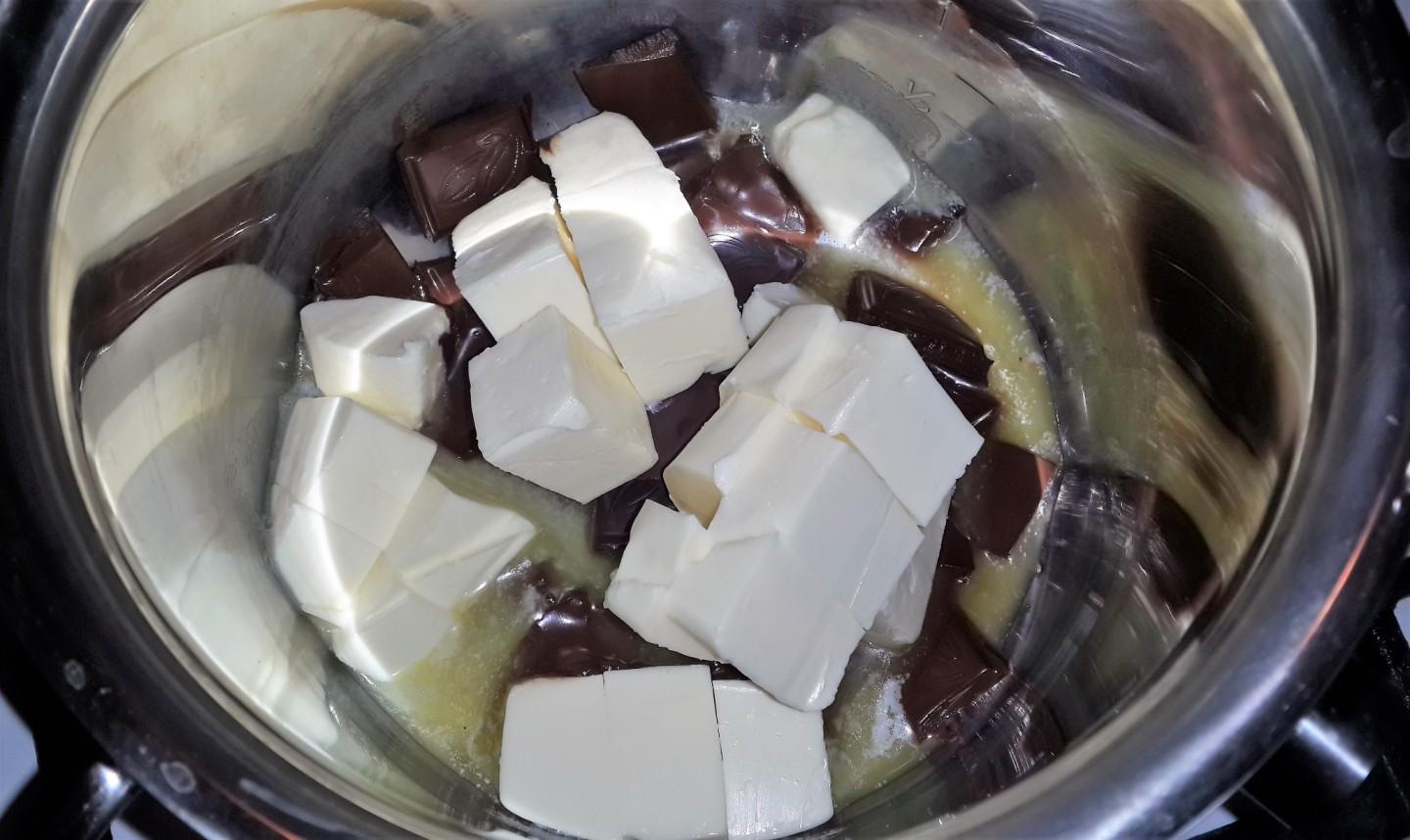 Шаг 1 приготовления Шоколадный пирог с маскарпоне