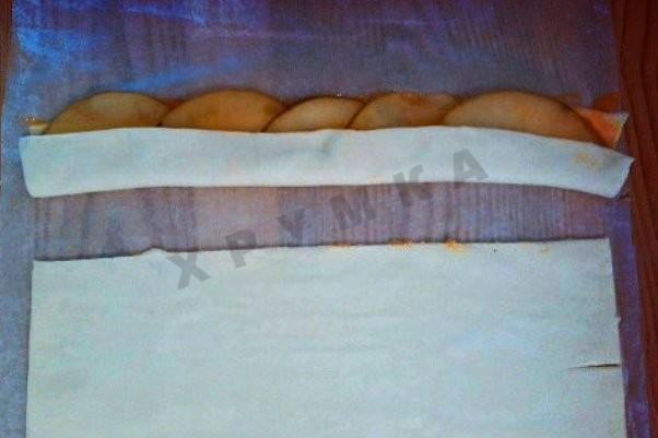 Шаг 1 приготовления Розочки из слоеного теста с джемом и яблоками