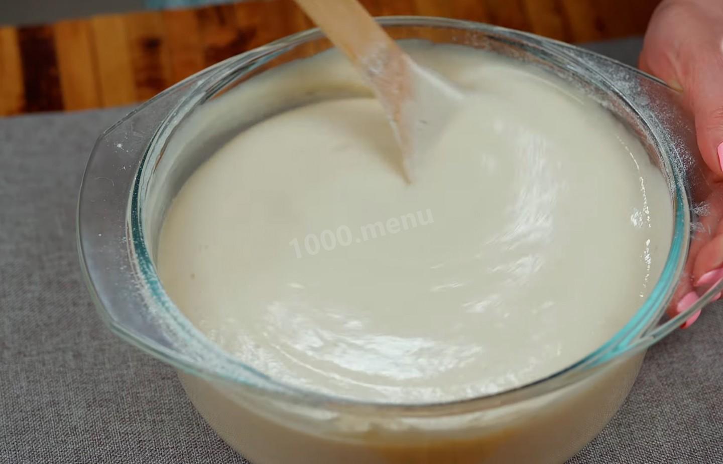 Шаг 10 приготовления Дрожжевые блины на молоке с яйцами