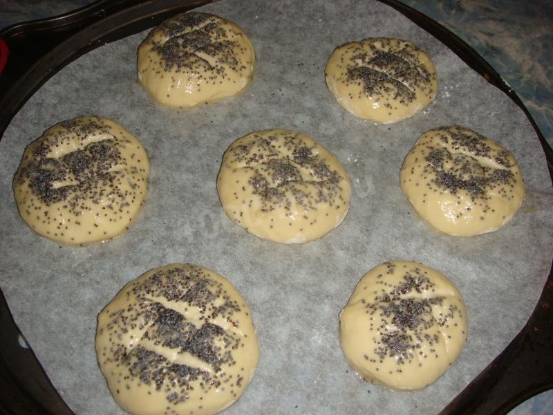 Шаг 4 приготовления Чесночные булочки с маком