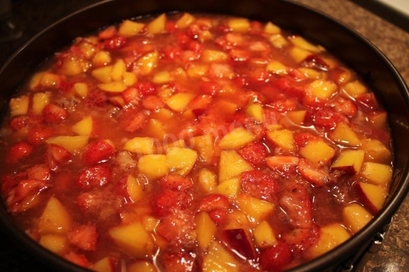 Шаг 4 приготовления Торт с маскарпоне и клубникой