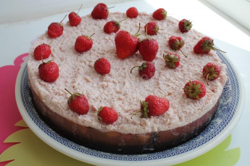 Шаг 6 приготовления Торт с маскарпоне и клубникой
